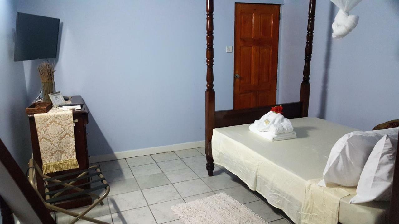 Rainbow Inn Grenville 外观 照片